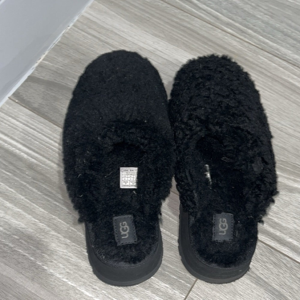 Uggs women fuzz sugar slides